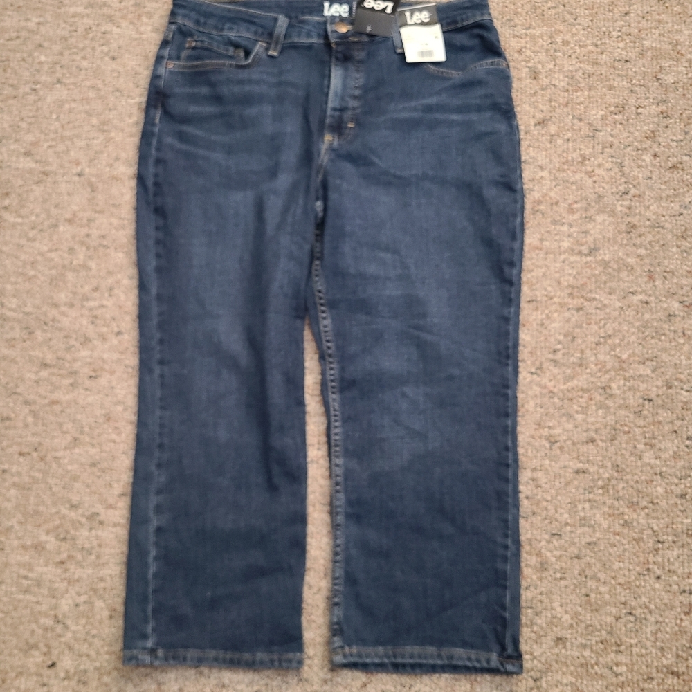 NWT Ladies Lee Regular Fit Capri Mid Rise Denim Size 12M